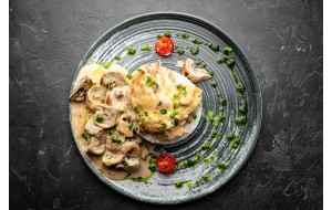 Куриное филе с грибами и рисом (350 г)