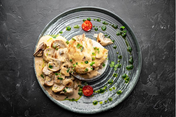 Куриное филе с грибами и рисом (350 г)